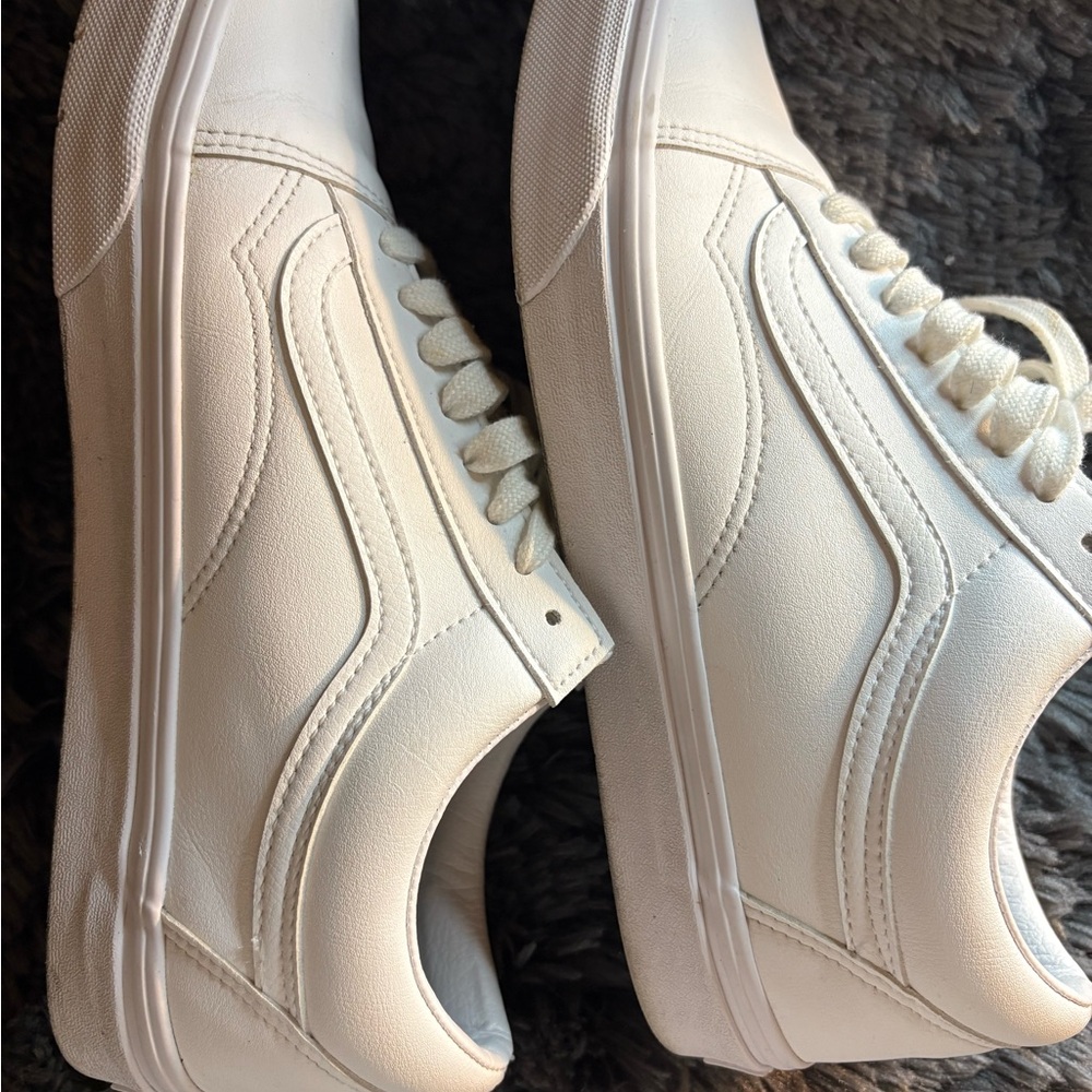 Vans White Sneakers Minimalist Design